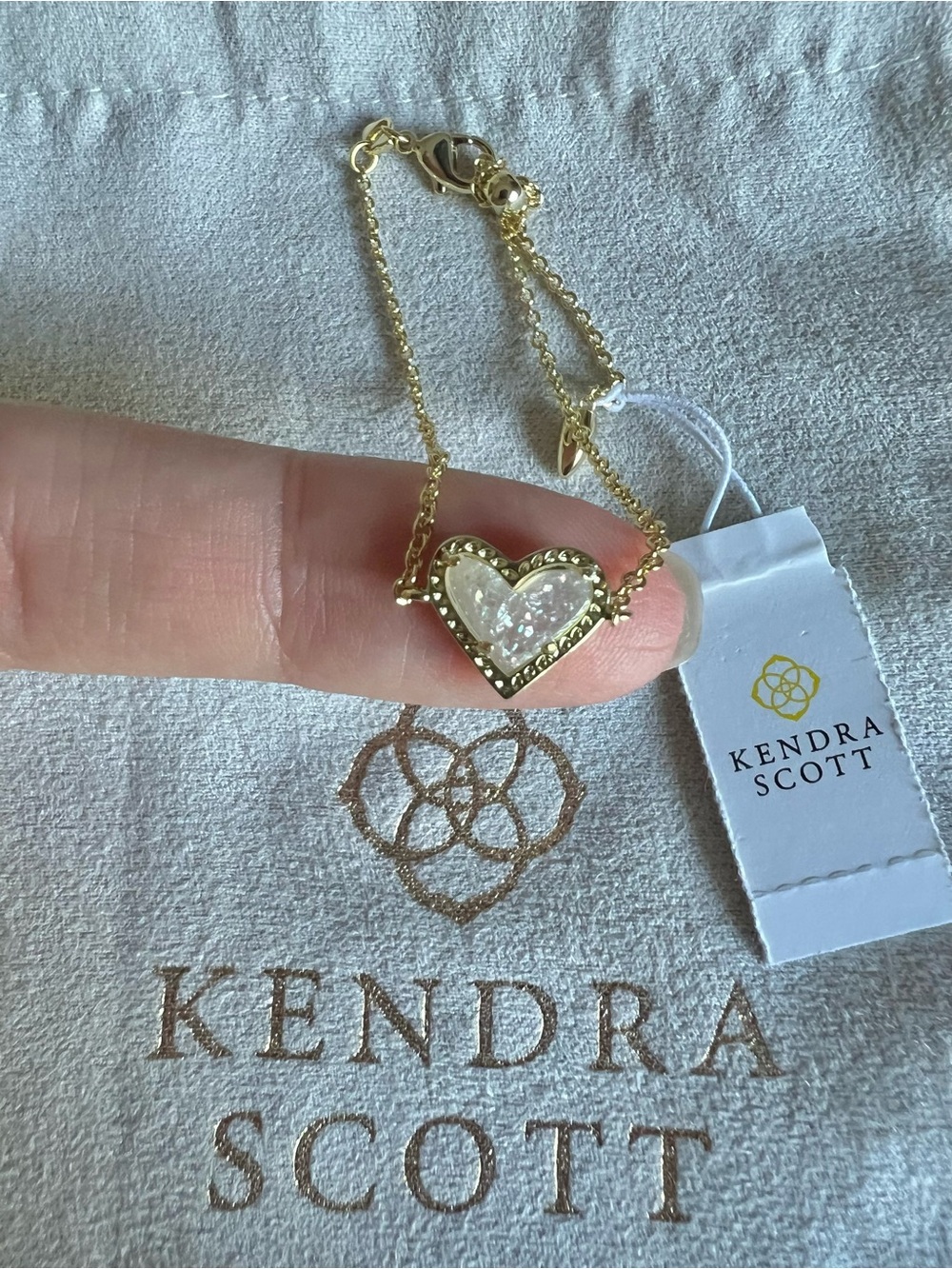 NWT Kendra Scott Ari Heart Gold Chain Bracelet in Iridescent Drusy - Picture 6 of 9